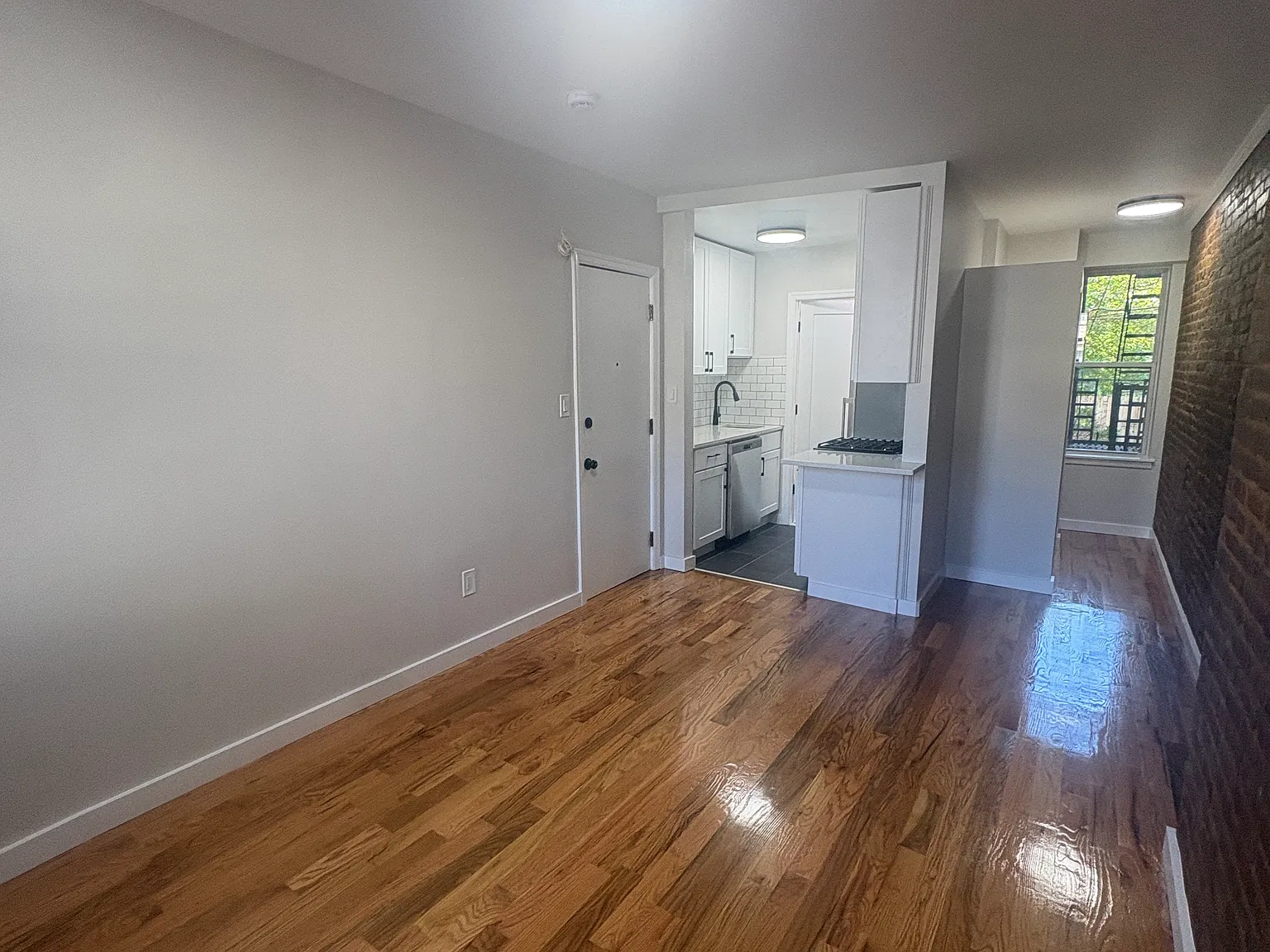 Studio, $1,925 — Photo 4