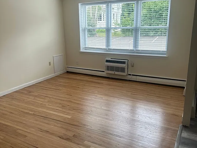 Eli Whitney Apartments — Photo 24