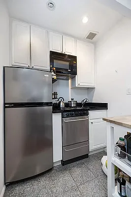 Rented by REAL New York | media 19