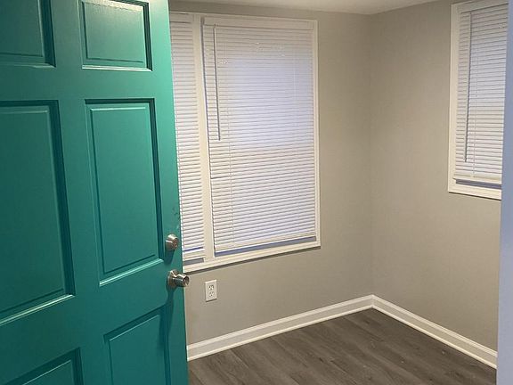 3rd image of 23076 Stauber Ave APT 1