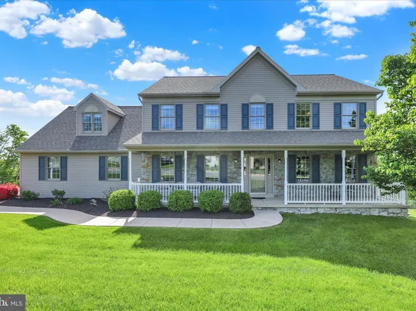 678 W Ridge Rd, Elizabethtown, PA 17022