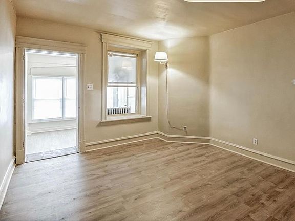 3rd image of 6907 N Broad St