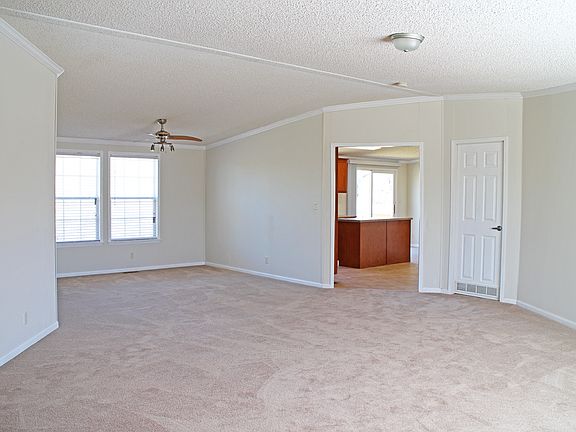 4th image of 1690 River Oaks Dr
