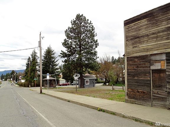 5th image of 106 S 1st St