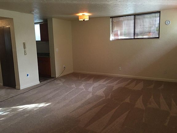 3rd image of 2462 Dexter Ave N