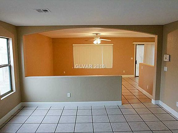 4th image of 9627 Deer Park Ave