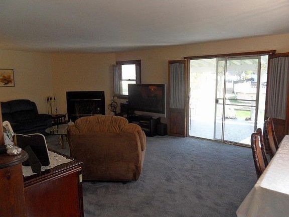 4th image of 34 Mayfair Dr