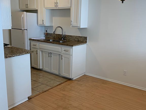 2nd image of 11224 Huston St APT 5