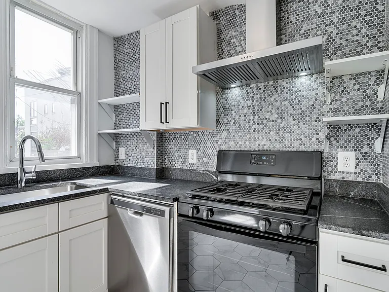 710 Columbia Rd NW #A — Photo 11