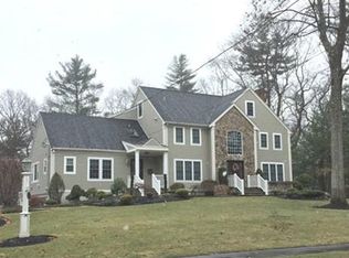 43 Grey Ln, Lynnfield, MA 01940