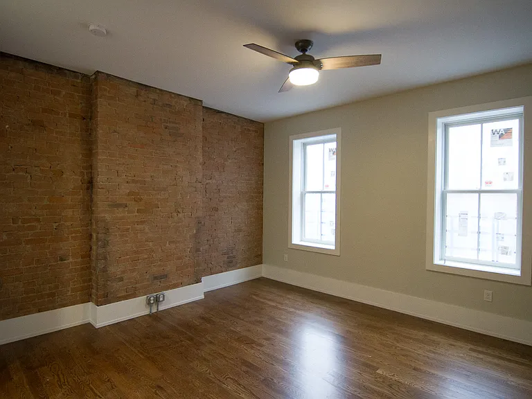 1121 Walnut St #3 — Photo 9