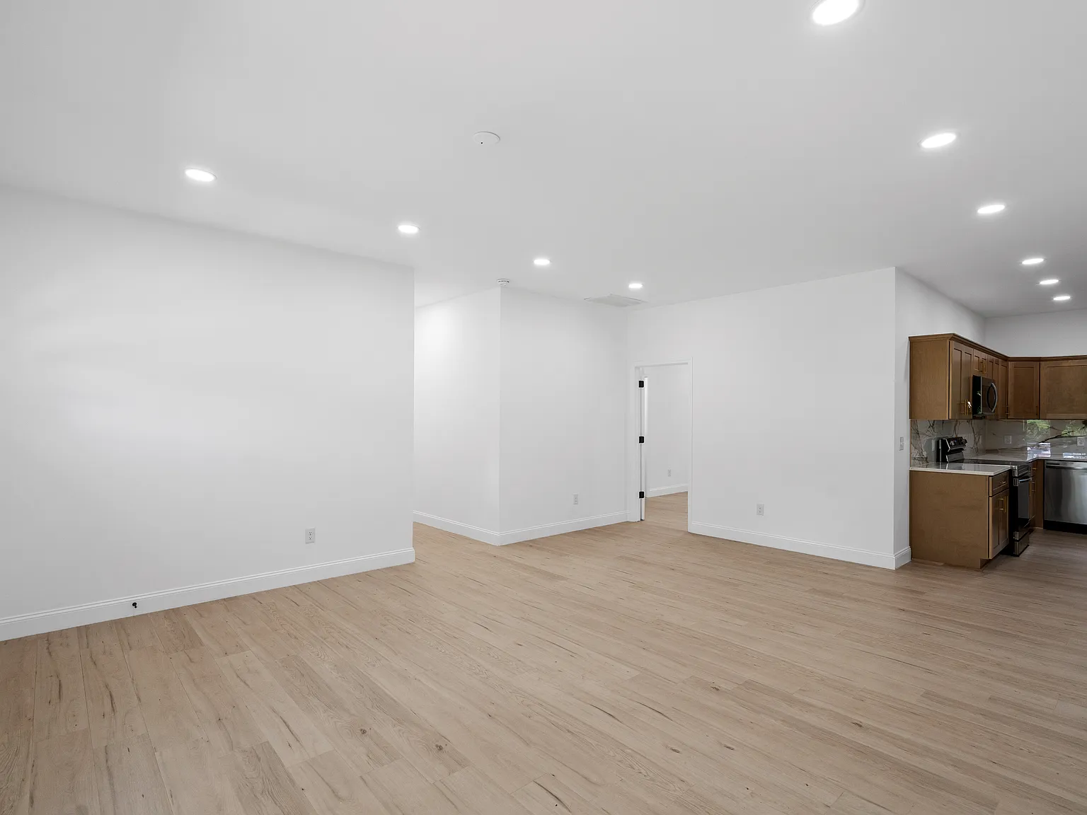 3 bed, 1329 sqft, $1,900 — Photo 3