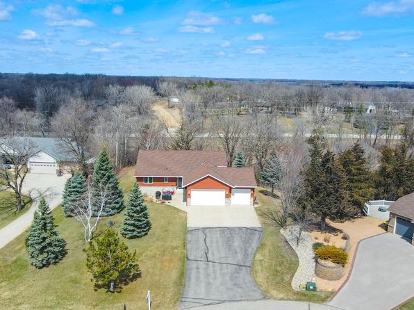 122 Ridge Rd, New London, MN 56273