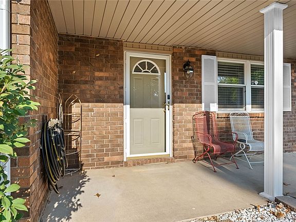 4th image of 604 Andy St