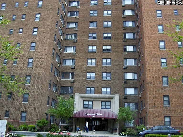 1st image of 11720 Edgewater Dr #405