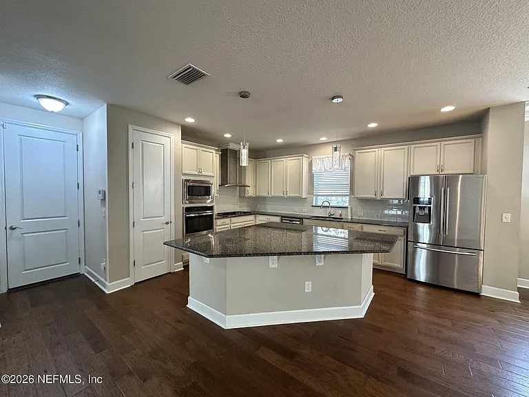 247 Paradise Valley Dr — Photo 3
