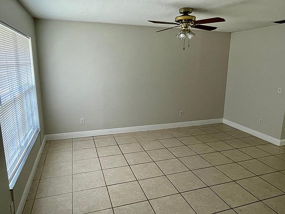 4th image of 799 Whitewood Dr