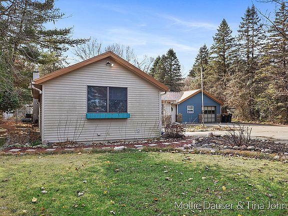 5th image of 5151 Grand River Dr NE