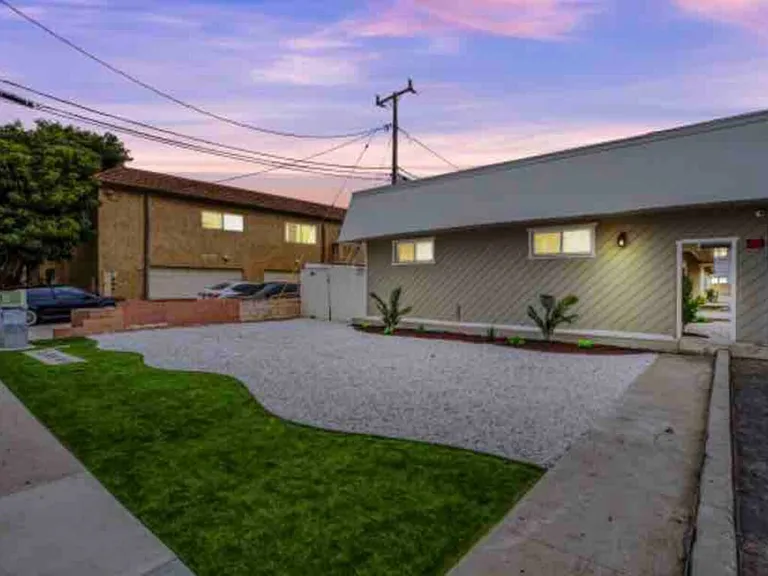 E Clara St — Photo 14
