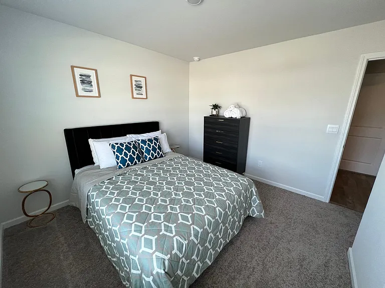 8183 E Highcroft Dr NE — Photo 9