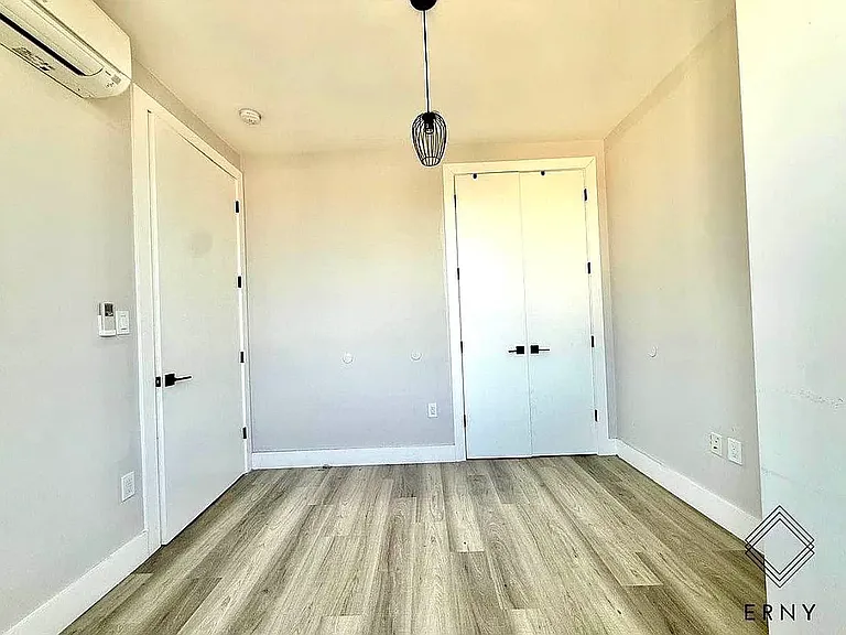 1565 New York Ave #5D — Photo 8