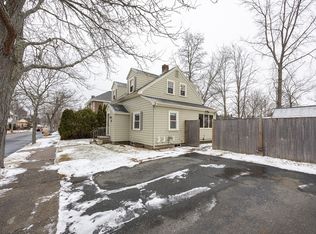 21 Manning St, Salem, MA 01970