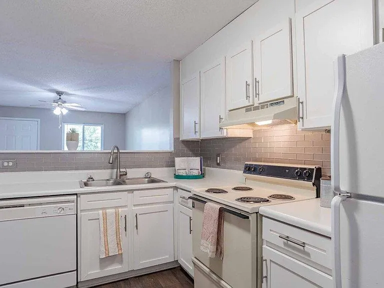 Gable Oaks Apartment Homes — Photo 4