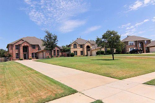 4th image of 1307 Cadbury Ln