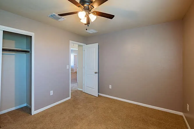 402 Zenith Rd — Photo 32