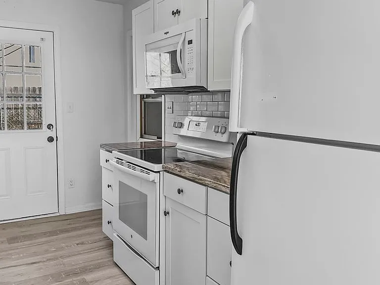 115 Christopher Dr — Photo 7