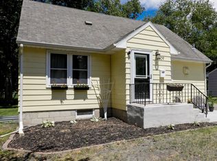 1845 Clover Meadow Dr, Chaska, MN 55318