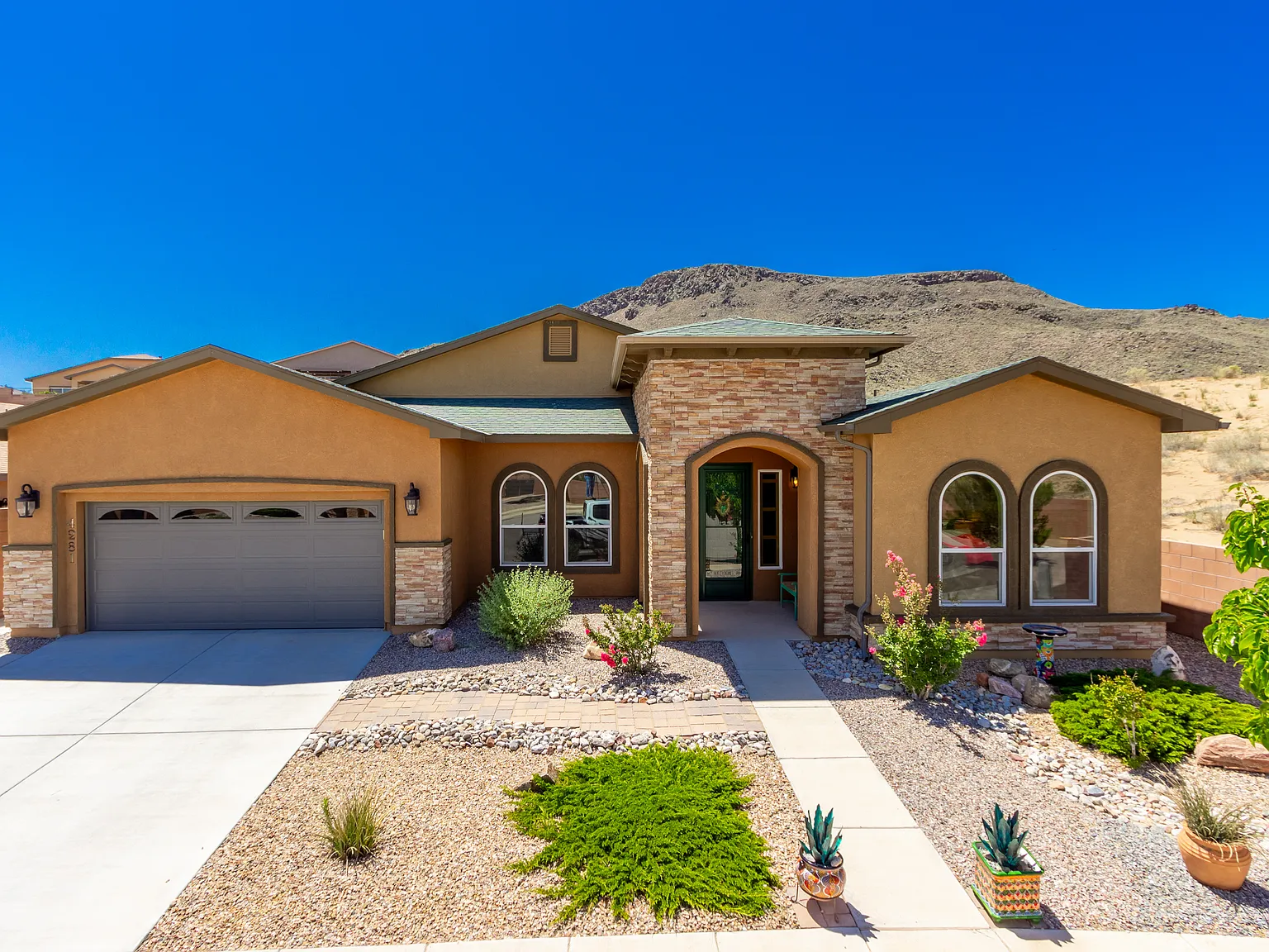 3 bed, 2969 sqft, $2,750 — Photo 1