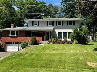 7 Exeter Dr, Endicott, NY