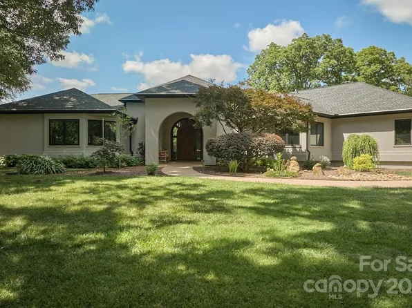 290 Stable Gate Dr, Campobello, SC 29322