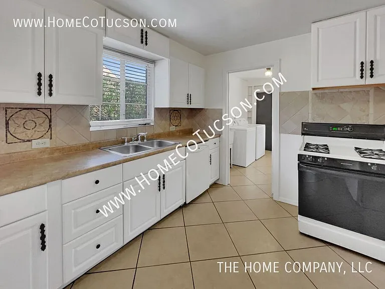 1507 E Blacklidge Dr — Photo 12