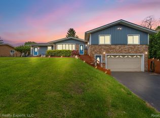 1533 Walton Blvd, Rochester Hills, MI 48309