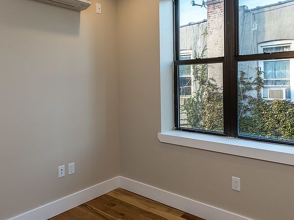 5th image of 595 Myrtle Ave #4A