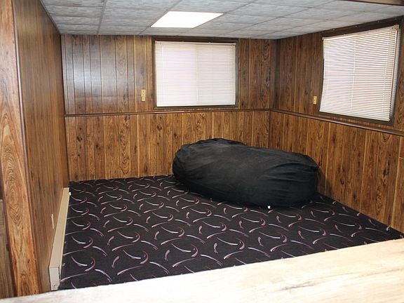 5th image of 215 Helms Dr