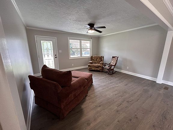 2nd image of 811 McManis Ave