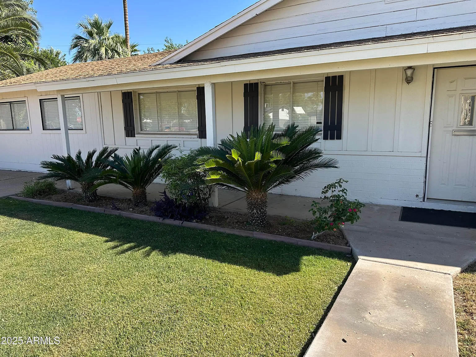 3 bed, 3.0 bath, 2216 sqft, $3,395 — Photo 1