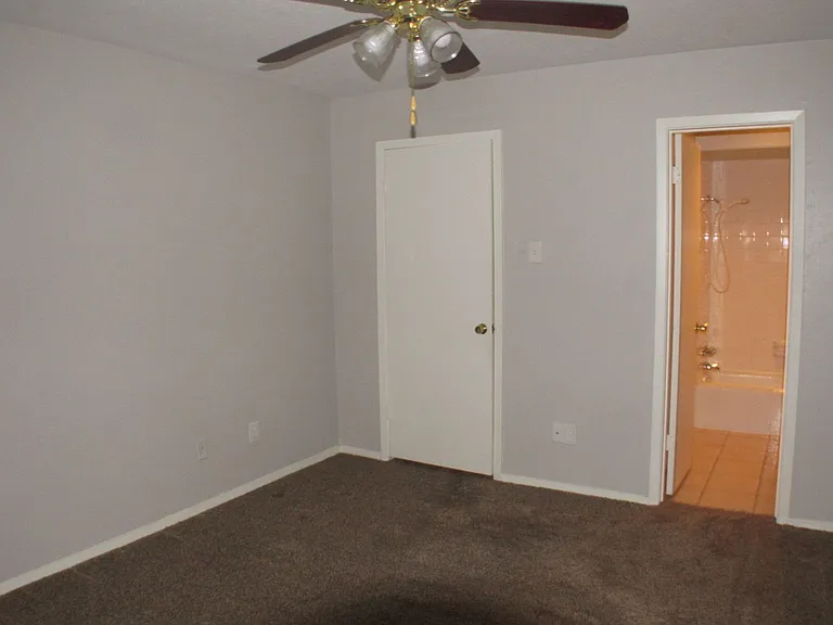10406 Shadow Bend Dr — Photo 20