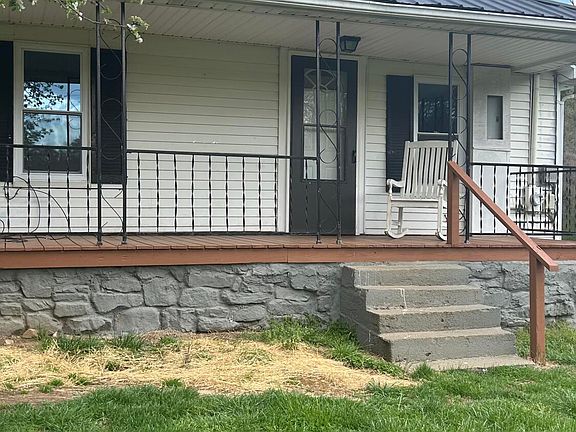 2nd image of 104 Basin Rd