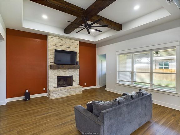 3rd image of 3007 Teller Dr