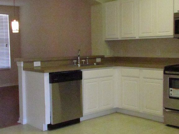 3rd image of 3404 Red Rock Dr