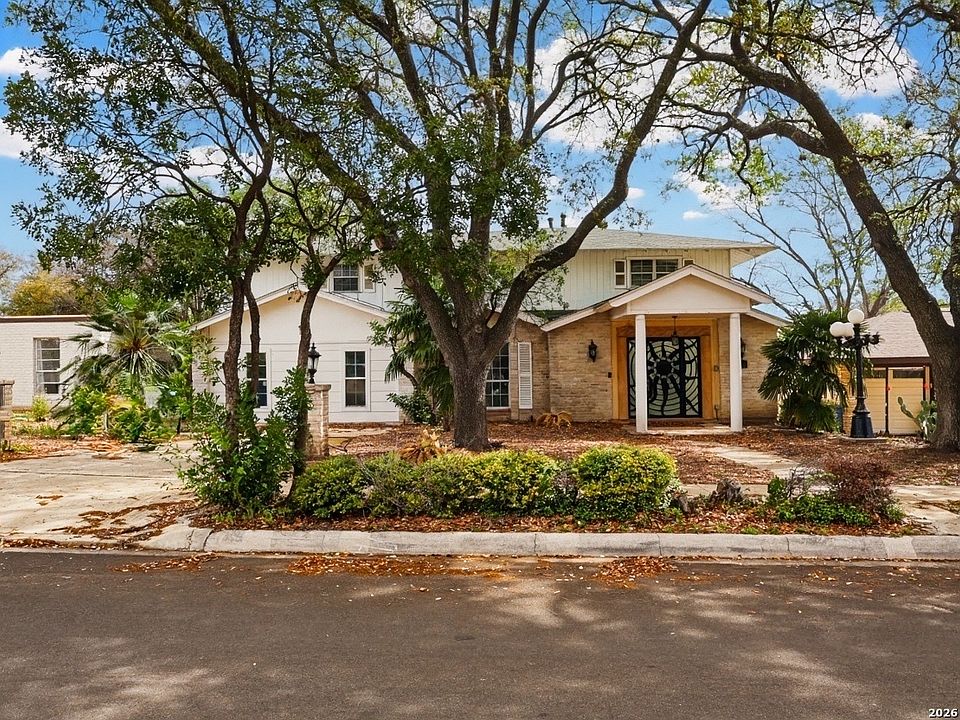1st image of 10804 LANDS RUN ST