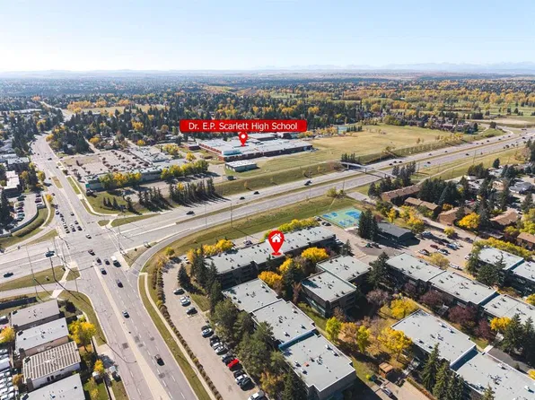 315 N Southampton Dr SW #1207, Calgary, AB T2W 2T6