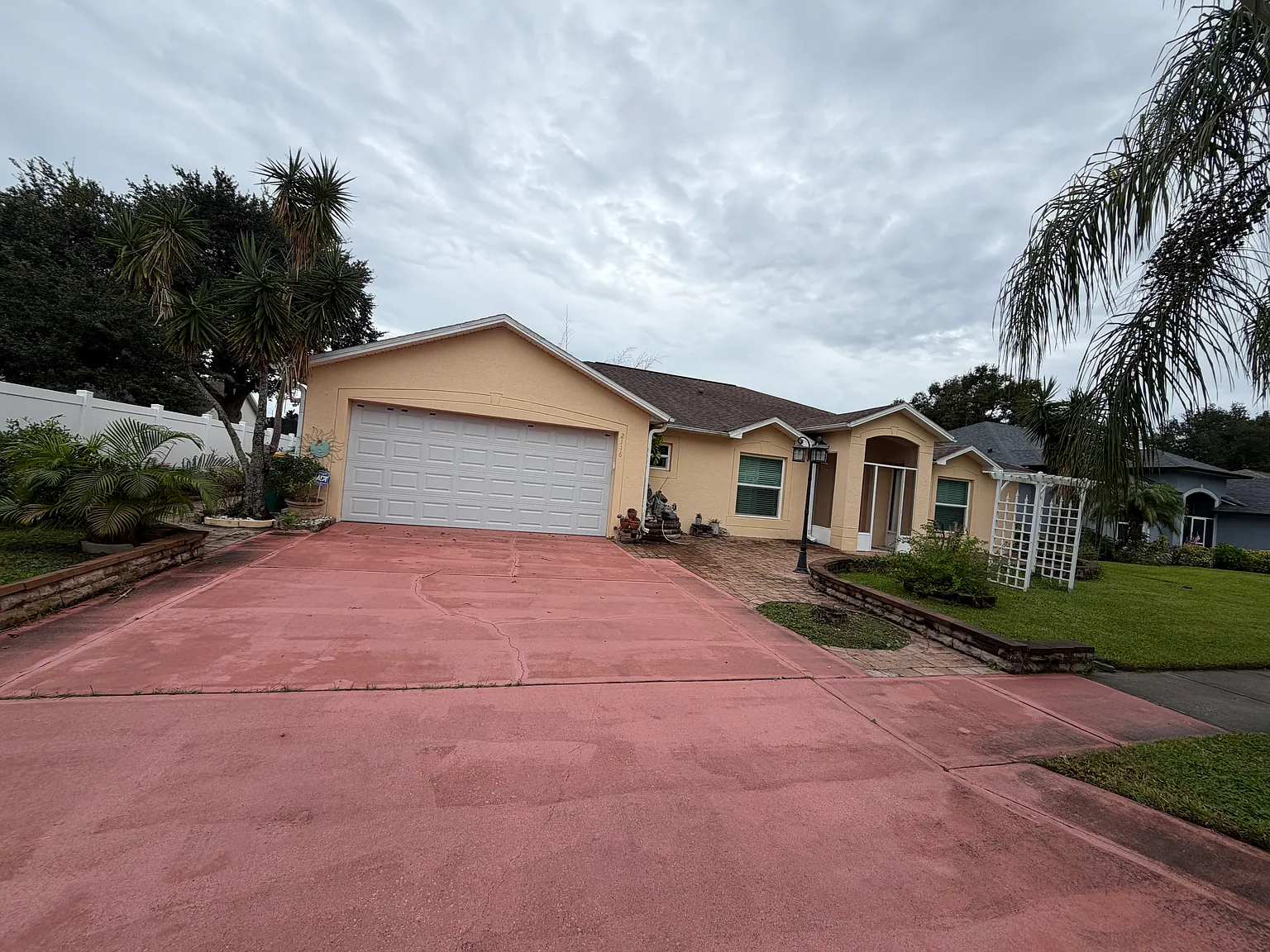 3 bed, 2000 sqft, $2,550 — Photo 1