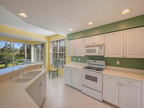 4th image of 4061 Bayhead Dr APT 102