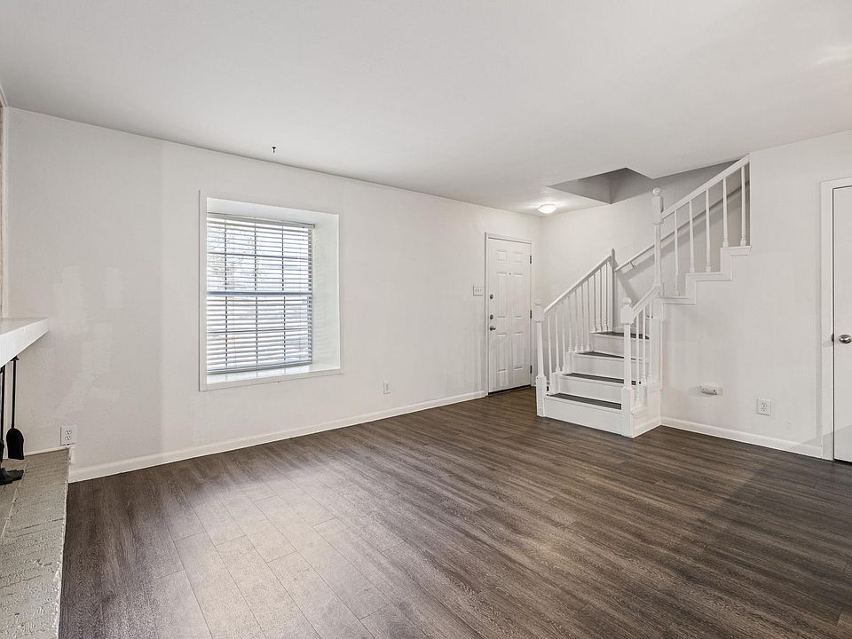 1st image of 5007 Cottonwood Cir #B