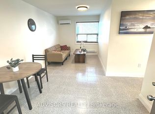 3717 Lakeshore Rd W #4, Oakville, ON L6L 6S5